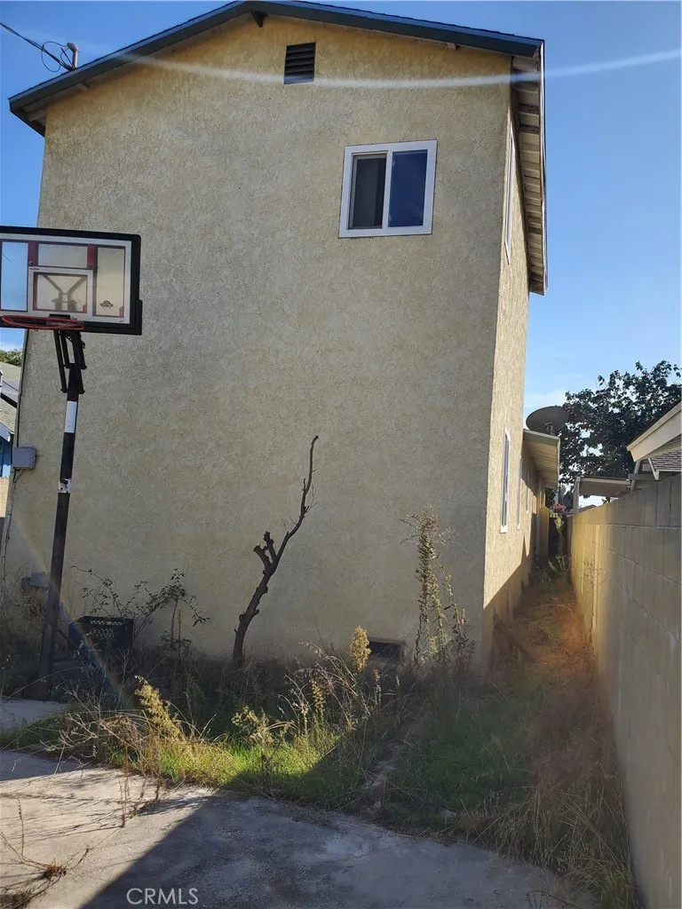 1933 W 43rd Place, Los Angeles, California 90062 home-pic-17